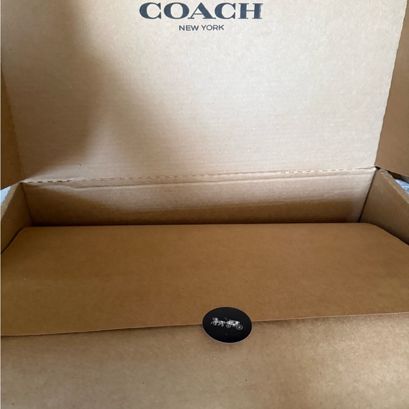 COACH
Kisslock Frame Medium Crystal Signature Jacquard Hobo Bag - Picture 12 of 12